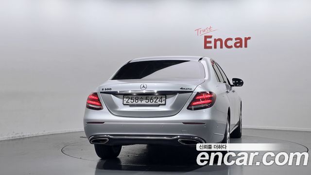 Mercedes-Benz E-Class из Кореи Encar