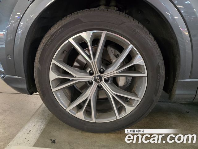 Audi Q8 55 TFSI Quattro Premium — пробег 53 000 км — фото 5 из 5