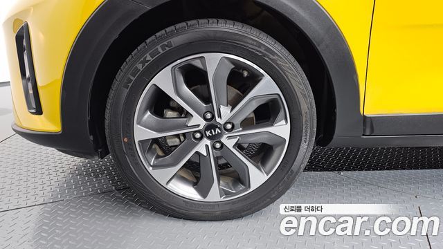 Kia Stonic из Кореи Encar