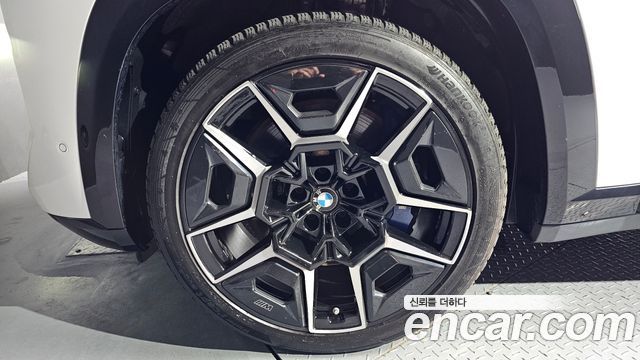 BMW XM 4.4 — пробег 38 273 км — фото 5 из 5