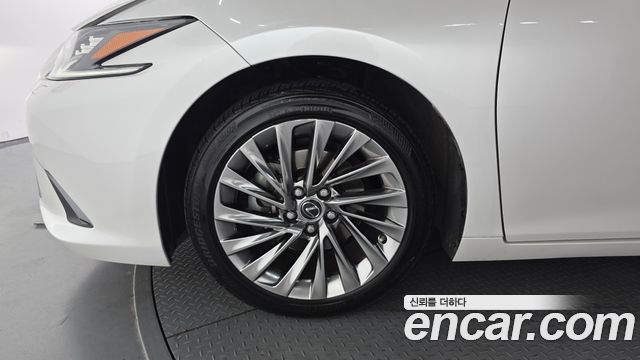 Lexus ES Executive — пробег 105 576 км — фото 5 из 5