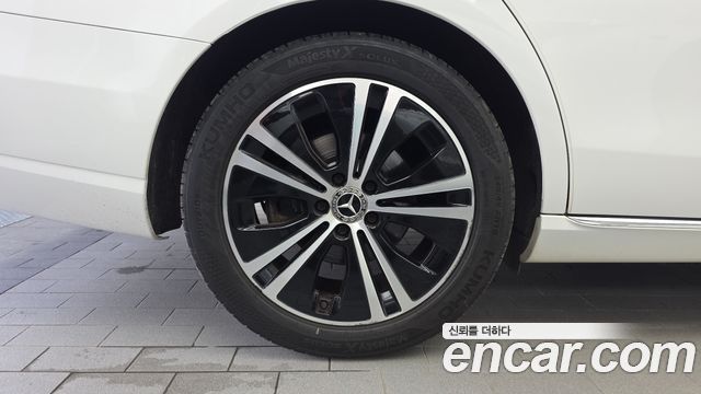 Mercedes-Benz E-Class из Кореи Encar