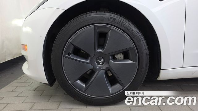 Tesla Model 3 RWD — пробег 72 623 км — фото 5 из 5