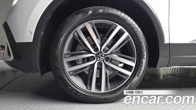 Volkswagen Tiguan 2.0 TSI Prestige — пробег 34 853 км — фото 5 из 5