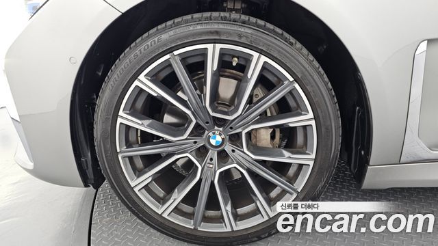 BMW 7-Series 740Li xDrive M Sport Package — пробег 23 858 км — фото 5 из 5