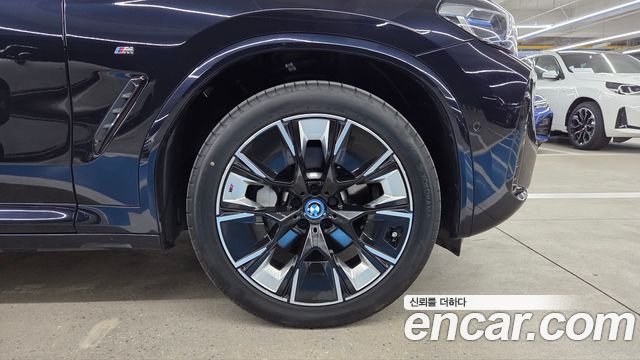 BMW iX3 M Sports — пробег 13 550 км — фото 5 из 5