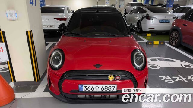 Mini Cooper Convertible Classic Launch Pack Third Generation — пробег 37 325 км — фото 3 из 5