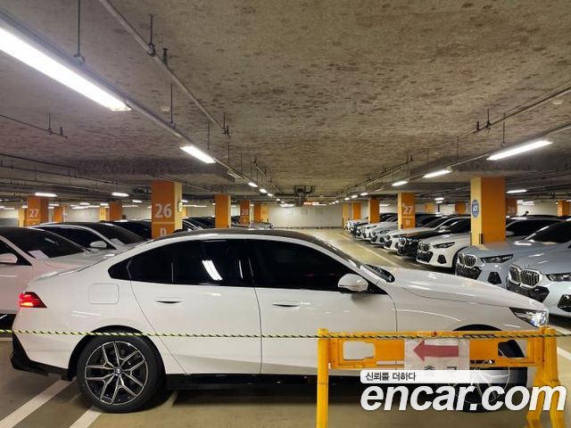 BMW 5-Series 520i M Sport — пробег 14 км — фото 5 из 5