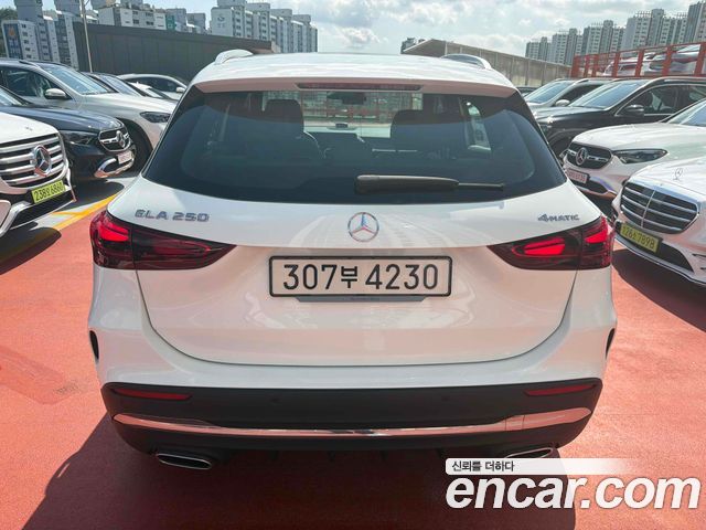 Mercedes-Benz GLA-Class GLA250 4MATIC — пробег 11 077 км — фото 3 из 4