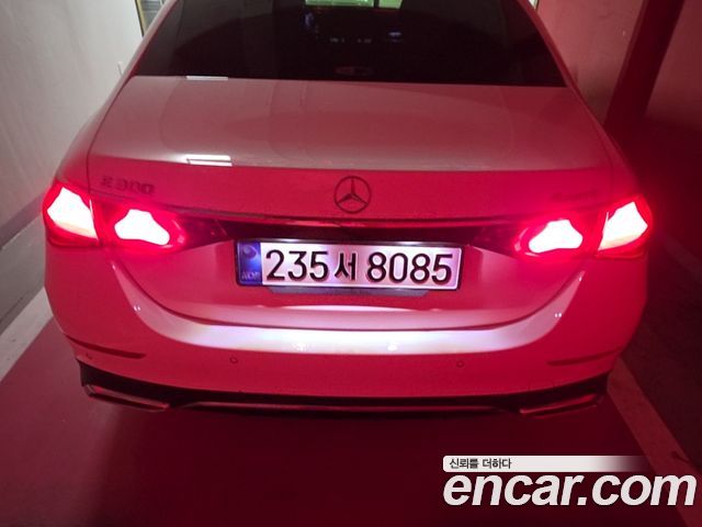 Mercedes-Benz E-Class E300 4MATIC AMG Line — пробег 18 000 км — фото 5 из 5
