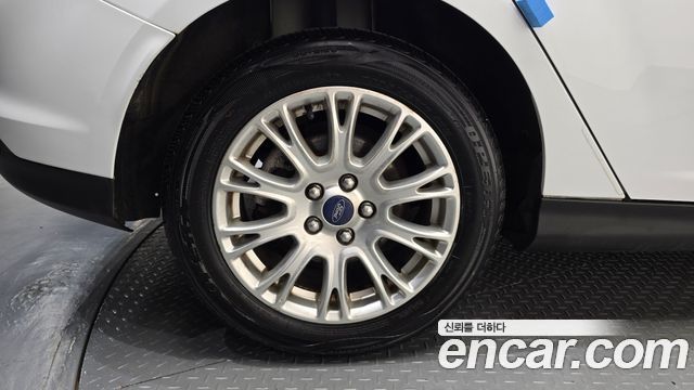 Ford Focus 2.0 Diesel Titanium Hatchback 3rd — пробег 129 621 км — фото 5 из 5