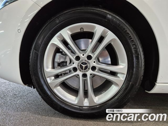 Mercedes-Benz A-Class A220 Hatchback — пробег 5 863 км — фото 5 из 5