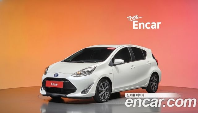 Toyota Prius 1.5 — пробег 65 561 км — фото 1 из 5