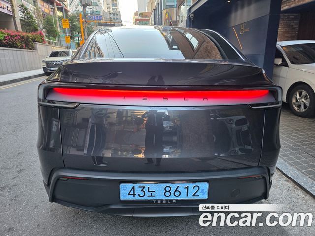 Tesla Model Y Premium RWD — пробег 756 км — фото 5 из 5