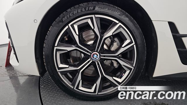 BMW i4 eDrive40 M Sports — пробег 62 461 км — фото 5 из 5