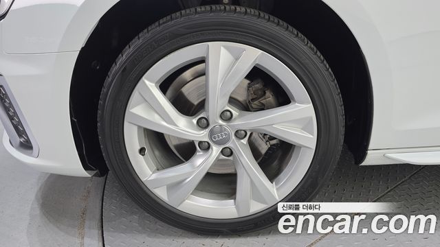 Audi A4 из Кореи Encar