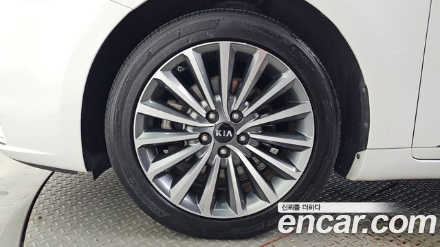 Kia K7 из Кореи Encar