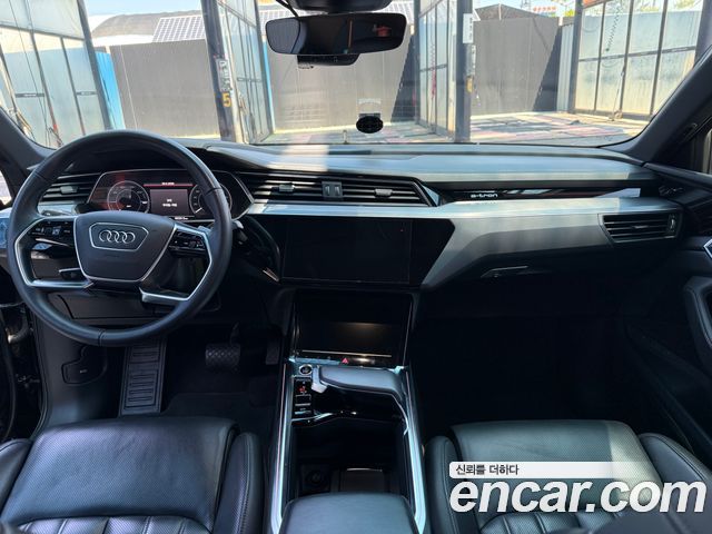 Audi e-tron 55 Quattro Sportback — пробег 49 000 км — фото 5 из 5