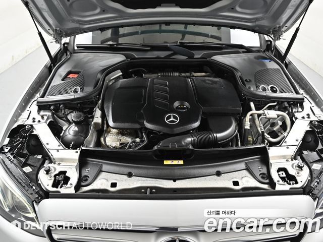 Mercedes-Benz E-Class E220d 4MATIC Avantgarde — пробег 70 516 км — фото 5 из 5