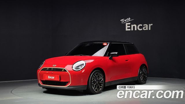 Mini Cooper SE Favoured — пробег 8 567 км — фото 1 из 5