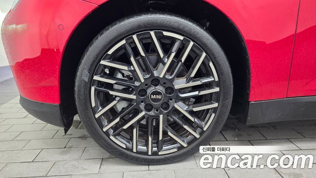 Mini Cooper SE Favoured — пробег 8 567 км — фото 5 из 5