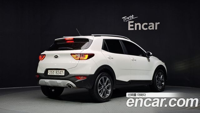 Kia Stonic из Кореи Encar
