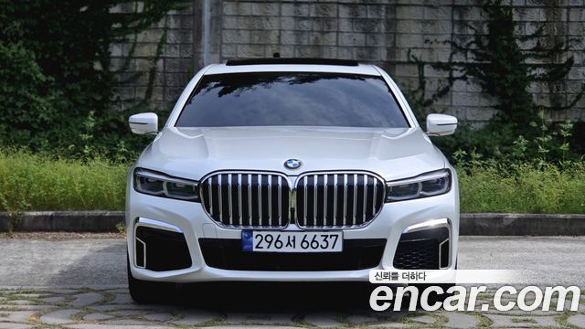 BMW 7-Series 740d xDrive M Sport — пробег 114 400 км — фото 4 из 5