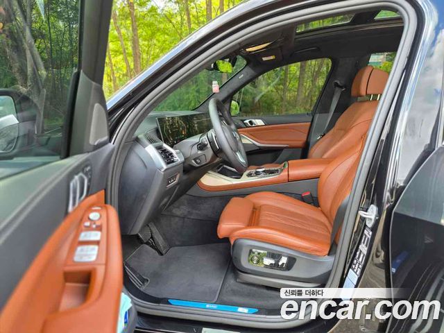 BMW X7 xDrive 40i Design Pure Excellence 6-Seater — пробег 18 000 км — фото 5 из 5