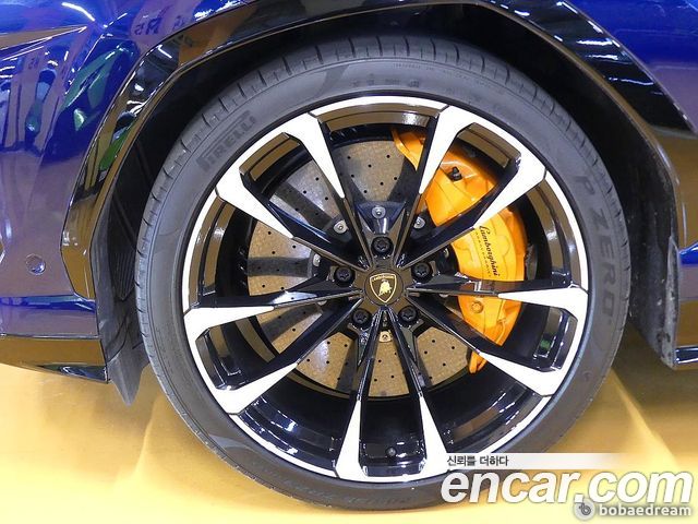 Lamborghini Urus 4.0 V8 — пробег 23 000 км — фото 5 из 5