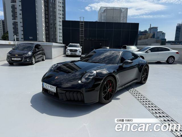 Porsche 911 Carrera 4 GTS — пробег 4 200 км — фото 1 из 5