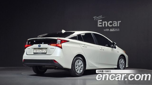 Toyota Prius 1.8 — пробег 37 826 км — фото 2 из 5