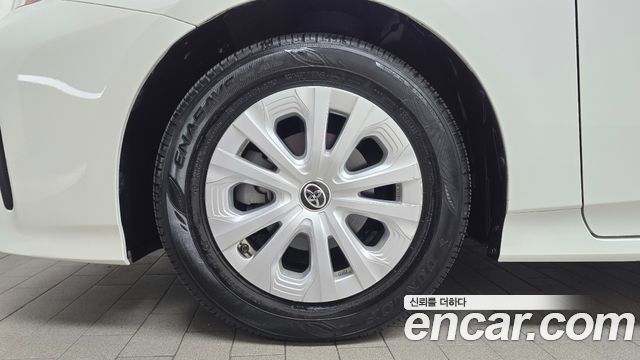 Toyota Prius 1.8 — пробег 37 826 км — фото 5 из 5