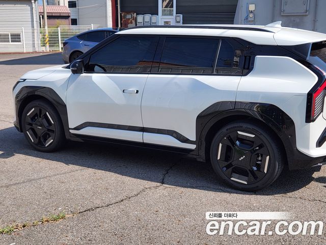 Kia EV3 Long Range 2WD GT Line — пробег 4 538 км — фото 5 из 5