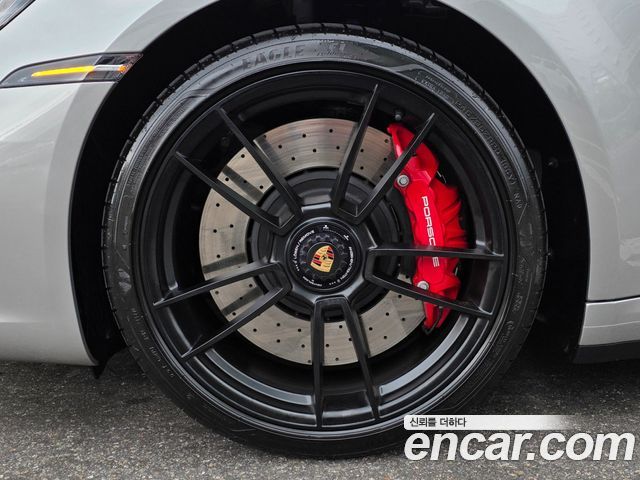 Porsche 911 Carrera 4 GTS — пробег 5 995 км — фото 5 из 5