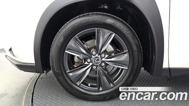 Lexus UX из Кореи Encar
