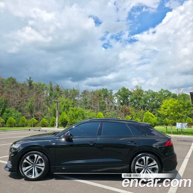 Audi Q8 55 TFSI Quattro Premium — пробег 30 100 км — фото 5 из 5