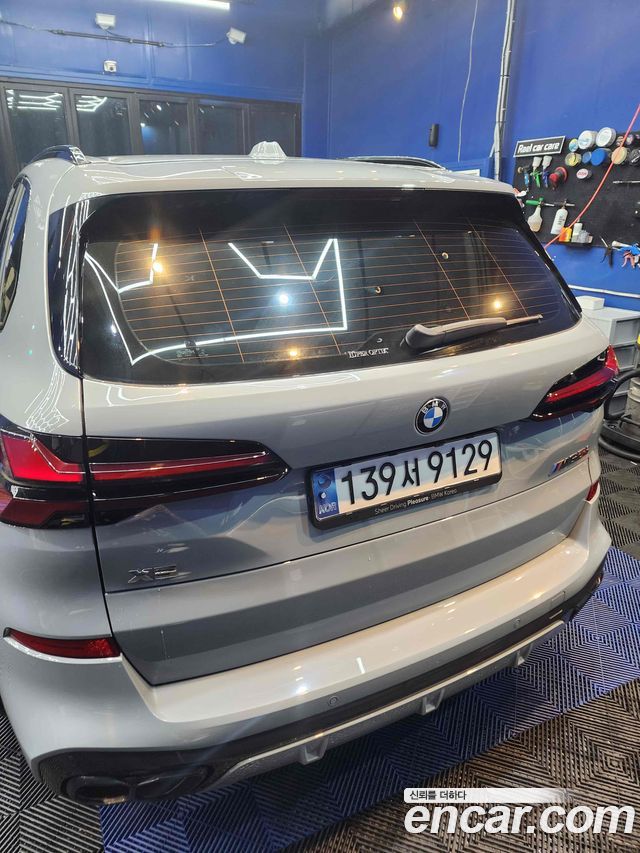 BMW X5 M60i — пробег 32 500 км — фото 5 из 5