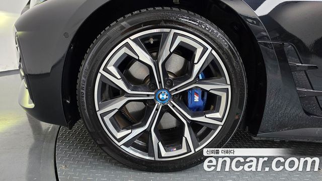 BMW i4 eDrive40 M Sports Pro — пробег 93 366 км — фото 5 из 5