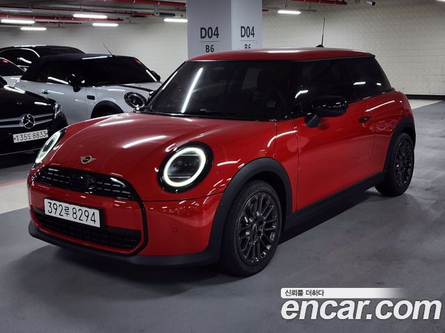 Mini Cooper Essential — пробег 6 878 км — фото 1 из 5