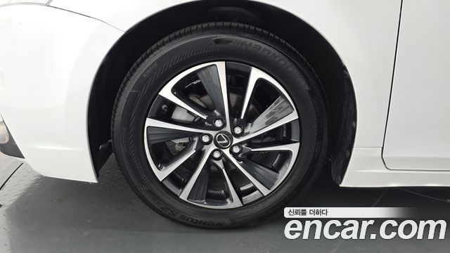 Lexus CT200h 1.8 Supreme ZWA10 — пробег 17 760 км — фото 5 из 5