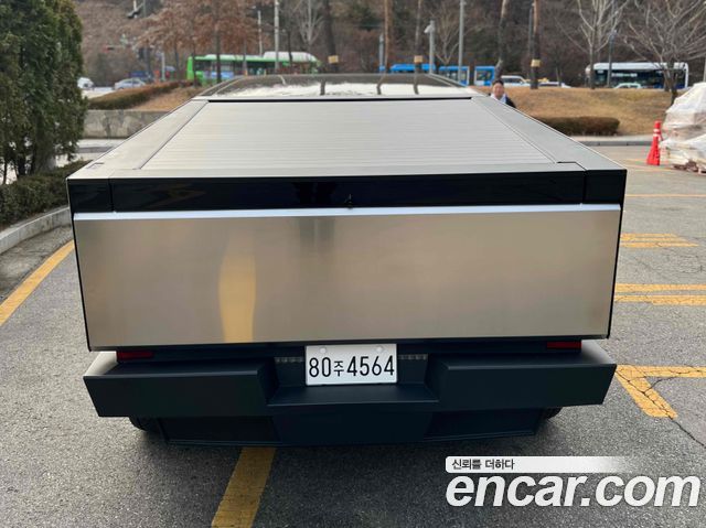 Tesla Cybertruck AWD — пробег 19 880 км — фото 4 из 5