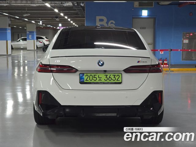 BMW i5 M60 xDrive — пробег 250 км — фото 5 из 5