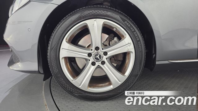 Mercedes-Benz E-Class E220d 4MATIC Avantgarde — пробег 97 671 км — фото 5 из 5