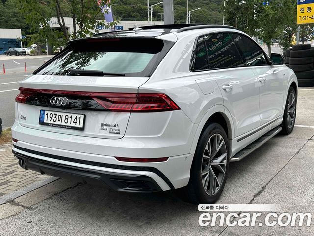 Audi Q8 55 TFSI Quattro Premium — пробег 40 000 км — фото 2 из 5