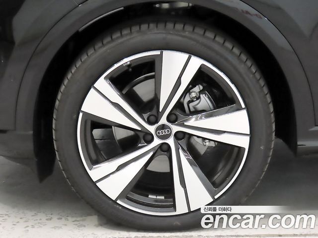 Audi Q5 45 TFSI Quattro S line — пробег 58 км — фото 5 из 5