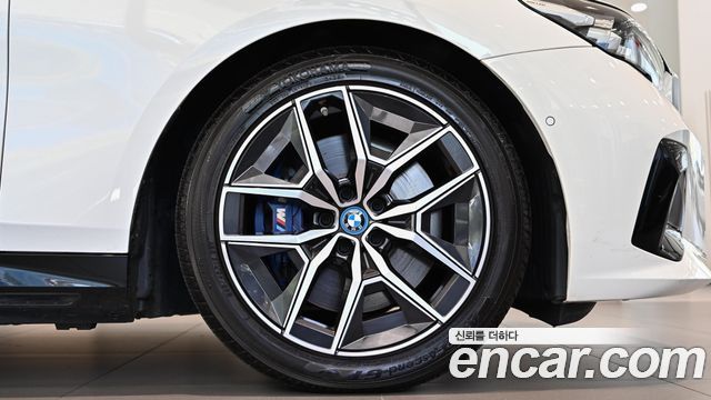 BMW i5 eDrive 40 M Sport — пробег 48 653 км — фото 5 из 5