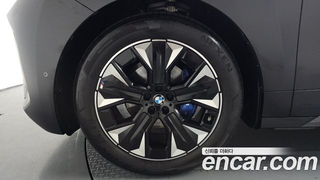 BMW iX xDrive45 M Sport — пробег 9 220 км — фото 5 из 5