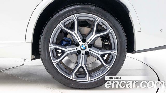 BMW X5 xDrive 40i M Sport — пробег 4 590 км — фото 5 из 5