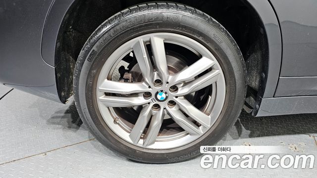 BMW X1 xDrive 20i M Sport — пробег 35 365 км — фото 5 из 5
