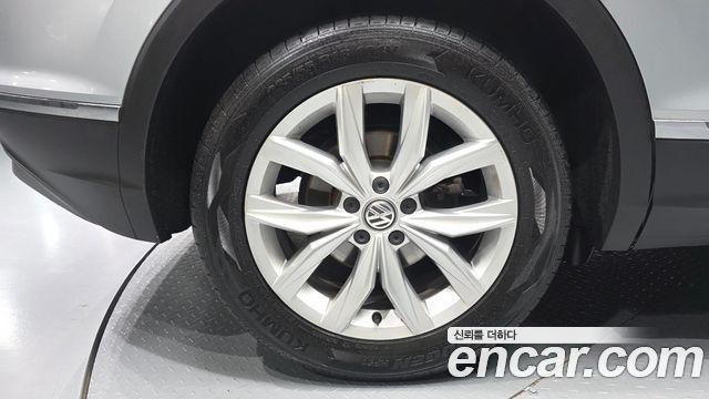 Volkswagen Tiguan 2.0 TDI Premium — пробег 167 695 км — фото 5 из 5
